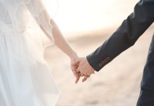 திருமணம் தேவையற்றது: பத்தில் ஏழு இளம் சிங்கப்பூரர்கள் கருத்து