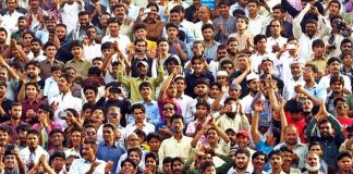 மலேசியாவில் இனப் பாகுபாடு: இந்துக்கள் அதிகம் பாதிக்கப்படுகின்றனர்.