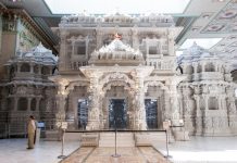 அமெரிக்காவில் கட்டப்பட்டுள்ள மிகப்பெரிய இந்துக்கோயில்; அக்டோபர் 8ஆம் தேதி குடமுழக்கு