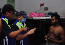 6 தொழிலாளர்கள் தங்க கூடிய இடத்தில் 65 பேர் தங்கியிருந்த அவலம்