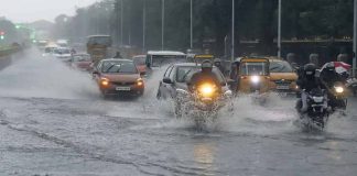 ஹைதராபாத்தில் கனமழை; மக்களின் இயல்பு வாழ்க்கை பாதிப்பு
