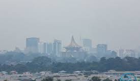 சரவாக்கில் மூடுபனி-ஸ்ரீ அமான், கூச்சிங், செரியான் ஆகிய இடங்களில் காற்று தூய்மைக்கேடு