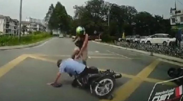 fight in road