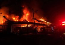 கம்போங் சுங்கை கொரோக்கில் தீப்பரவல்; 15 கடைகள் தீயில் எரிந்து நாசமாயின