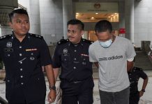 Pemandu treler direman empat hari