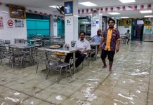 பலத்த மழையின் காரணமாக பினாங்கில் பல இடங்களில் வெள்ளம் சூழ்ந்தது