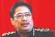 மனிதவள அமைச்சில் 5 அதிகாரிகள் ஊழல்