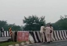 கால்வாயில் சடலத்தை வீசிய காவல்துறை; வைரலான காணொளி தொடர்பில் மக்கள் கொதிப்பு