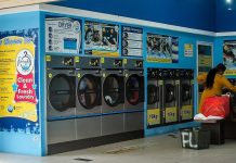 சலவை கடையில் அடையாளம் தெரியாத ஆடவரால் குத்தப்பட்டு காயமடைந்த பெண்