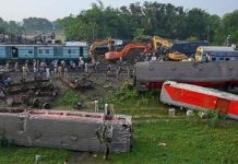 பீகாரில் ரயில் தடம்புரண்டதில் நால்வர் பலி!