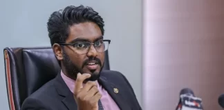 நிகழ்ச்சியில் தமிழ் பாடல்களை தடை செய்ததற்கு மன்னிப்பு கேட்க வேண்டும் என்கிறார் பத்து MP