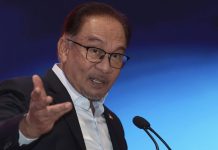 பொதுத்துறை நிறுவனங்கள் சேவைகள் வழங்குவதை தொடர்ந்து மேம்படுத்த வேண்டும் என்று பிரதமர் வேண்டுகோள்