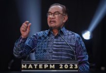 நீங்கள் எனக்கு நன்றி சொல்ல விரும்பவில்லை என்றாலும் கூட விமர்சனம் செய்யாதீர்கள்: அன்வார்