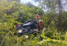 SUV கார் எக்ஸ்காவேட்டரில் மோதியதில் மாணவர் மரணம்- குடும்ப உறுப்பினர்கள் நால்வர் காயம்