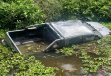 2 maut pacuan 4 roda tergelincir ke tali air