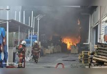 Tiga kilang di Batu Caves terbakar – Pekerja melecur