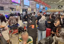 மும்பையில் 57 மணி நேரம் சிக்கித் தவித்த MAS பயணிகள்