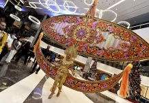 ‘வாவ்’ உடையுடன் பார்வையாளர்களை வியக்க வைத்த 2023 திருமதி மலேசிய அழகி வனிஷா