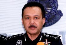 பெருவாஸ் MP வீட்டில் ஏற்பட்ட தீ வைத்ததற்காக கைது செய்யப்பட்ட நபர் அரசியல் கட்சியை சேர்ந்தவர் அல்லர்