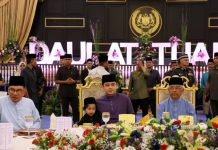 மாமன்னரின் தேநீர் விருந்து; 4 பிரதமர்கள் உள்ளிட்ட பிரமுகர்கள் கலந்து கொண்டனர்