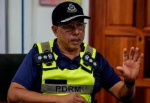 பகுதியளவு எலும்புக்கூடுகளை போலீசார் கண்டுபிடித்ததால் குடியிருப்பாளர்கள் அதிர்ச்சி