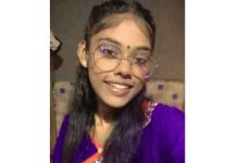17 வயது பள்ளி மாணவியான நிஷாவை காணவில்லை என்று தாயார் போலீஸ் புகார்