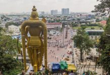 Terusan berlubang di kawasan Kuil Batu Caves sedang Diperbaiki