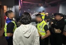 பெனாம்பாங்கில் உரிமம் இல்லாமல் இயங்கிய கேளிக்கை மையங்களில் போலீஸ் சோதனை; 16 பேர் கைது