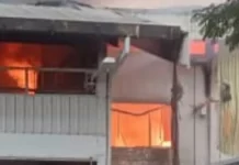 Lapan kereta hangus dijilat api