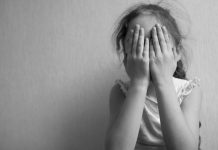 Cium anak jiran, dipenjara 4 tahun