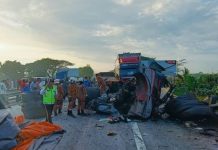 7 வாகனங்கள் மோதிய விபத்து; இரண்டு லோரி ஓட்டுநர்கள் மரணம்