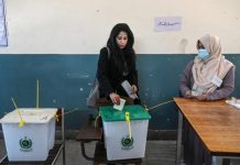 பாகிஸ்தானில் இணையதள சேவை துண்டிப்பு; வெளிநாட்டு எல்லைகள் மூடலால் பரபரப்பு