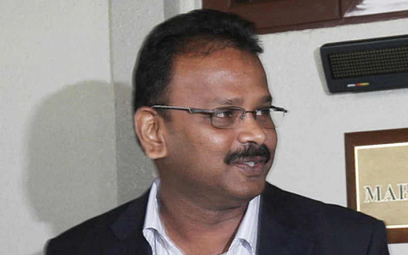 இழிவான வார்த்தைகளைப் பயன்படுத்தியதற்காக, முன்னாள் MP மாணிக்கவாசகத்திற்கு நீதிமன்றம் RM100 அபராதம் விதித்தது