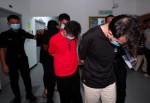 இரவு விடுதியில் சக பணியாளரை கொலை செய்ததாக நால்வர் மீது குற்றச்சாட்டு