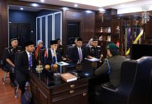 ஜோகூர் சுல்தானுடன் மந்திரி பெசார், மாநில குடிநுழைவுத் துறை தலைவர்கள் சந்திப்பு