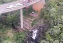 பெரிய வெள்ளி; தேவாலய ஆராதனைக்குச் சென்ற பேருந்து ஆற்றுக்குள் கவிழ்ந்ததில் 45 பேர் பலி!