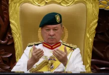 Saya bukan patung untuk disembah!