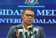 குடியுரிமை சட்டத் திருத்ததை அரசாங்கம் கைவிடுகிறது: உள்துறை அமைச்சர்