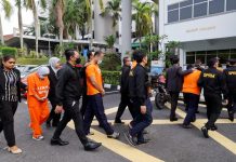 ஊழல் வழக்கு தொடர்பில் ஒரு பெண் உள்ளிட்ட 5 அரசு ஊழியர்கள் கைது