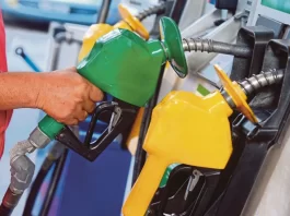 மலேசியாவில் RON97, மானியமில்லா RON95 மற்றும் டீசல் விலைகள் 10 சென் குறைப்பு
