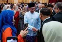 தமக்கு ஆதரவு அளித்தால் மட்டுமே நிதி வழங்கப்படும் என நிபந்தனை விதிக்கவில்லை: பிரதமர்