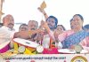 நாங்கள் பிழைக்க வரவில்லை; மக்களுக்காக உழைக்க வந்திருக்கிறோம்- மகனுக்கு வேல் பரிசு வழங்கி பிரேமலதா பிரச்சாரம்