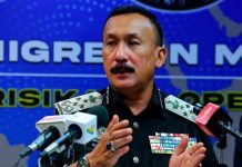 தேசிய மொழியில் தேர்ச்சி பெறத் தவறியதால் கடப்பிதழ் மறுக்கப்பட்டதா?