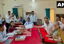 அம்மா சோனியா, தங்கை பிரியங்கா சூழ ரேபரேலி தொகுதியில் வேட்பு மனுத் தாக்கல் செய்தார் ராகுல் காந்தி