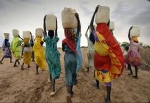 விடிய விடிய தண்ணீருக்காக மக்கள் காத்திருக்கும் அவல நிலை