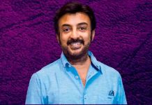 நடுவானில் தாலியை எடுத்துக்காட்டிய தீவிர ரசிகை; அதிர்ச்சி அடைந்த நடிகர் மோகன்