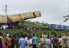 மேற்கு வங்கத்தில் நின்றுகொண்டிருந்த பயணிகள் ரயில் மீது சரக்கு ரயில் மோதி 15 பேர் பலி: 60 பேர் படுகாயம்