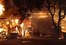 2 kilang perabot di Sungai Buloh terbakar