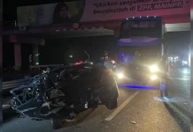 கார்- விரைவுப் பேருந்து மோதல்: பயணி பலி – ஓட்டுநர் காயம்