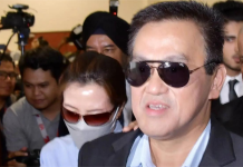 Mahkamah lepas dan bebas pengasas KK Mart, isteri berkait stoking kalimah Allah